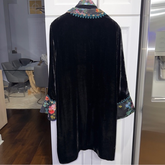 Large Johnny Was Velvet Jacket Robe - Picture 6 of 7